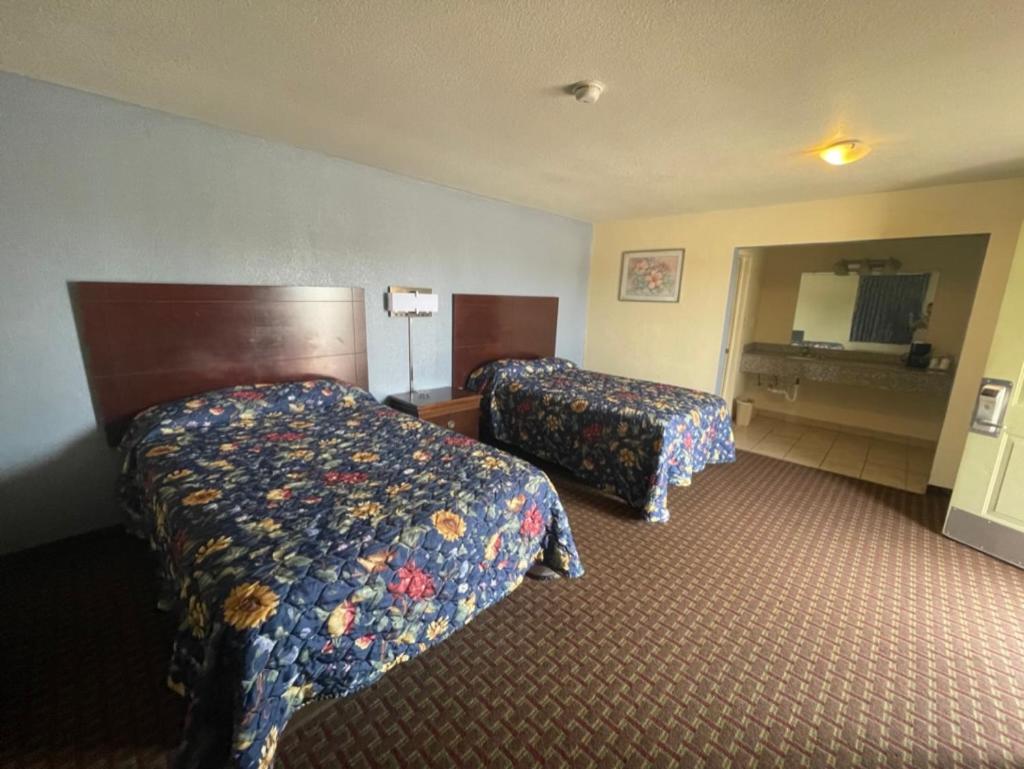 Ada Village Inn المظهر الخارجي الصورة